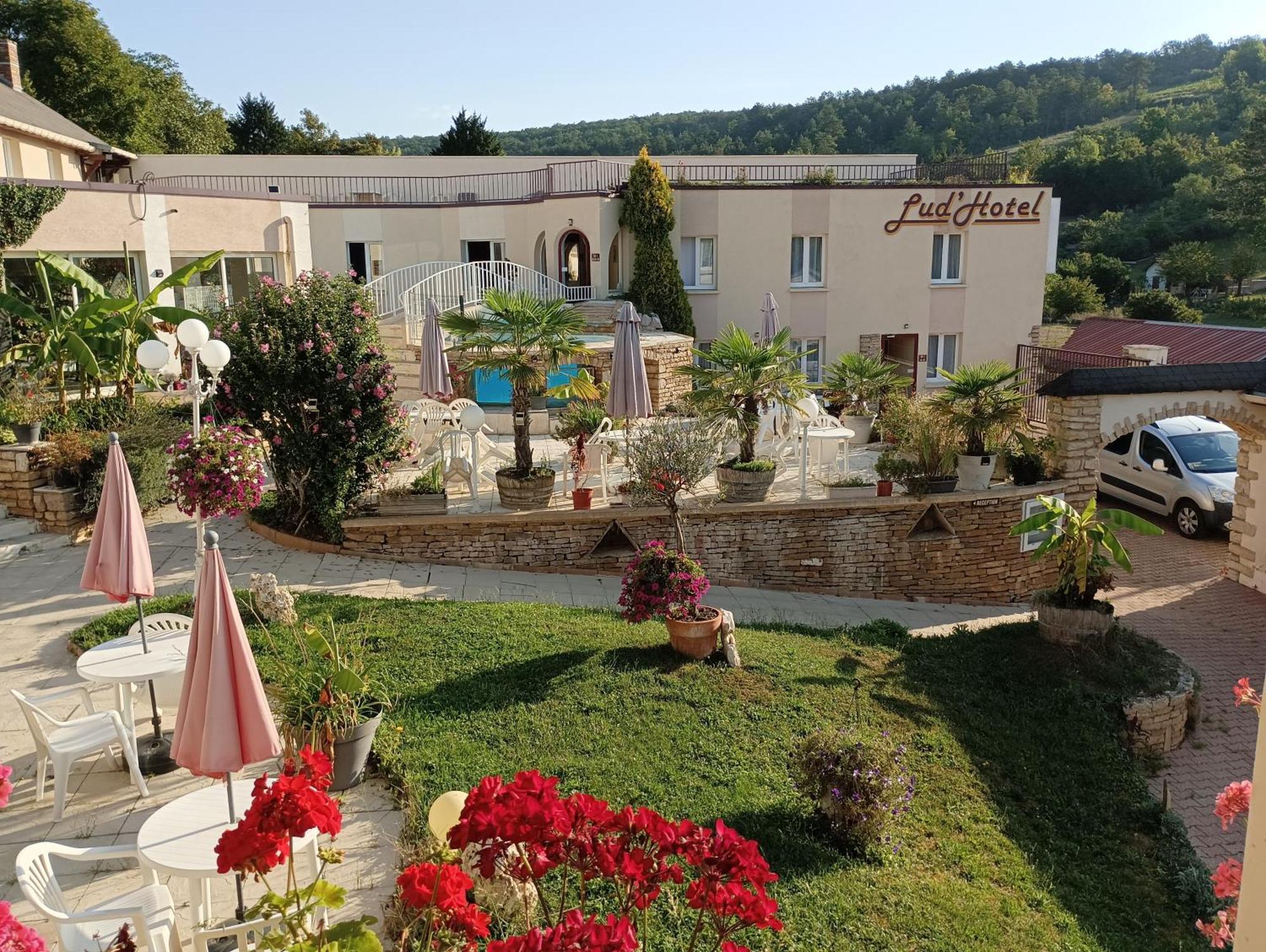 Lud'Hôtel Savigny-lès-Beaune Buitenkant foto